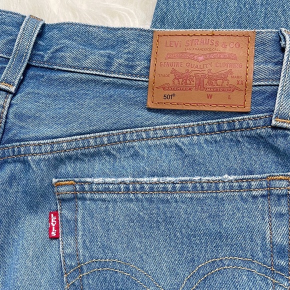 Levi’s Big E Premium High Waisted Distressed Jeans Size 27 - Picture 11 of 15